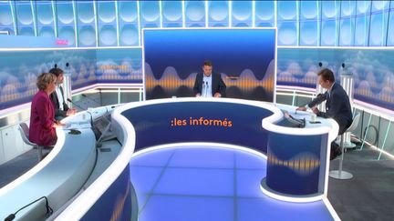 Autour de Marc Fauvelle et Renaud Dély, les informés de franceinfo débattent de l'actualité du mercredi 12 octobre 2022. (FRANCEINFO / RADIOFRANCE)