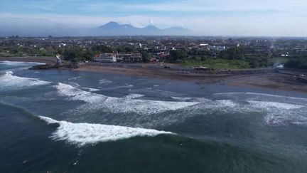 Séduits par la quiétude de Bali et par une vie au soleil, de nombreux Français ont décidé de quitter leur métier pour s'installer en Indonésie et pour vivre de leur passion.