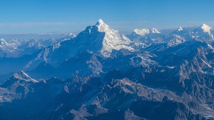 Le mont Everest, situé dans l'Himalaya (Népal), le 11 mars 2023. (MICHAEL RUNKEL / ROBERT HARDING RF / GETTY IMAGES)