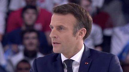 Présidentielle 2022 : les candidats tentent de convaincre lors du dernier week-end avant le premier tour. (FRANCEINFO)