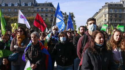 Des manifestants pour le climat, le 6 novembre 2021 à Paris. (QUENTIN DE GROEVE / HANS LUCAS / AFP)