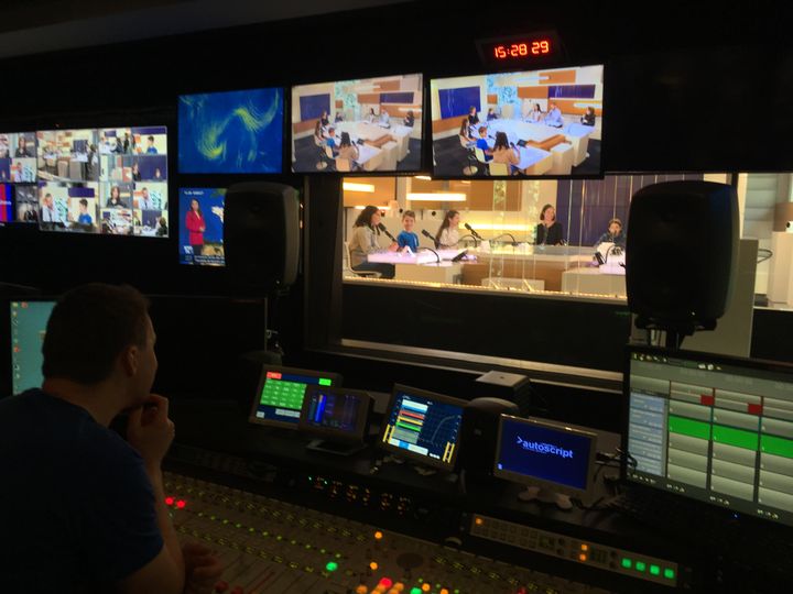 Cette émission a été tournée dans le cadre d'un atelier "La rédaction de franceinfo junior", enregistré ce jeudi au studio 221 à la Maison de la radio à Paris.&nbsp; (FRANCEINFO / RADIO FRANCE)