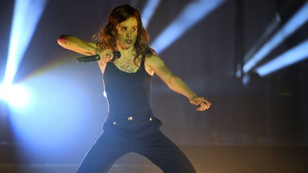 Héloïse Letissier de Christine &amp; The Queens le 10 juillet aux Francofolies 2015.
 (Xavier Leoty / AFP)