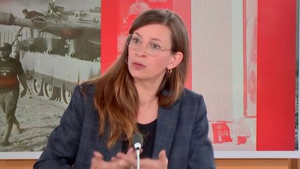 Pour Nathalie Godard, directrice de l'action à Amnesty International, invitée du 12/13 info jeudi 12 octobre, des crimes de guerre ont été perpétrés par le Hamas et par Israël. (franceinfo)