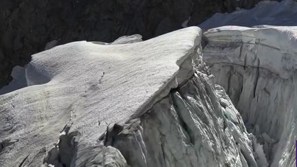 Massif du Mont-Blanc : un glacier menace de se détacher