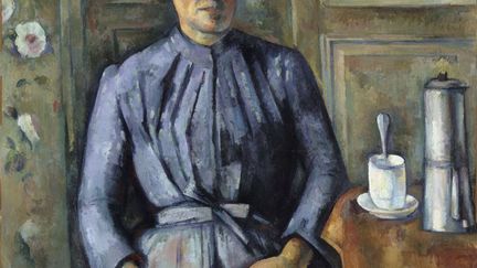 Cézanne a peint un plus de 150 autoportraits, dont 29 de son épouse Hortense Fiquet et 26 autoportraits. Une exposition inédite du Musée d'Orsay explore l'évolution de la peinture de l'artiste à travers cet exercice particulier. Il a notamment réalisé de multiples versions d'un même sujet, comme les quatre portraits de Madame Cézanne en robe rouge. Jusqu'au 24 septembre 2017. Ici, Paul Cézanne, "La Femme à la cafetière", vers 1895, Paris, musée d'Orsay, don de M. et Mme Jean-Victor Pellerin 1956
 (RMN-Grand Palais (musée d&#039;Orsay) / Hervé Lewandowski)