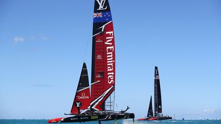 Team New Zealand devant Oracle, une image récurrente  (CLIVE MASON / GETTY IMAGES NORTH AMERICA)