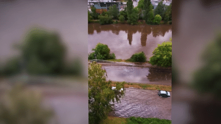 Intempéries : l’alerte aux orages perdure dans certains départements (FRANCE 2)