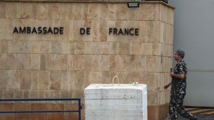 L'ambassade de France à Beyrouth, au Liban. (AHMAD AL-RUBAYE / AFP)