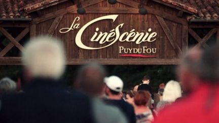 Parcs d'attractions : la face cachée du Puy du Fou (FRANCE 2)