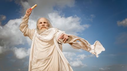 Le Père Fouras, personnage emblématique de "Fort Boyard" interprété par le comédien Yann Le Gac sur le Fort au large de La Rochelle (Charente-Maritime), le 25 mai 2021. (ALAIN ISSOCK / ALP / FTV)