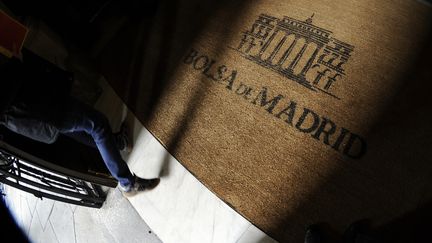 L'entr&eacute;e de la Bourse de Madrid, le 19 avril 2012. (DOMINIQUE FAGET / AFP)