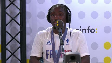 Joan-Benjamin Gaba dans le studio de franceinfo au Club France, lundi 29 juillet. (CAPTURE D'ECRAN / RADIOFRANCE)