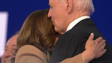 États-Unis : Joe Biden passe le relais à Kamala Harris pendant la convention démocrate (France 2)