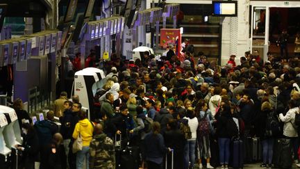 Le mouvement social à la gare de Lyon, le 19 octobre 2019 à Paris. (OLIVIER CORSAN / MAXPPP)