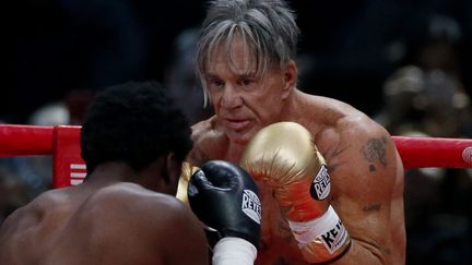 L'acteur et boxeur&nbsp;Mickey Rourke &eacute;tait oppos&eacute; au boxeur am&eacute;ricain&nbsp;Elliot Seymour &agrave; Moscou (Russie), le 28 novembre 2014. (MAXPPP)