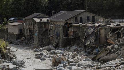 Des maisons dévastées par les intempéries dans la vallée de la Roya (Alpes-Maritimes), le 7 octobre 2020.&nbsp; (CHRISTOPHE SIMON / AFP)