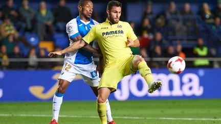 L'ancien Lyonnais Claudio Beauvue (Leganés) au duel avec Victor Ruiz (Villareal) en 8e de finale de Coupe du Roi (MARIA JOSE SEGOVIA / NURPHOTO)