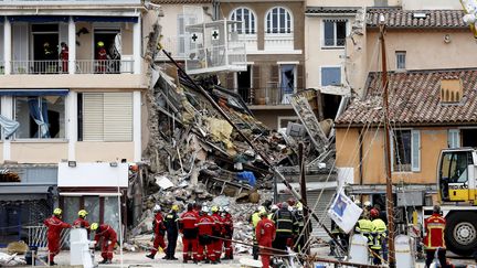 Un immeuble de Sanary-sur-Mer dans le Var effondré après une explosion le 7 décembre 2021. (FRANK MULLER / MAXPPP)