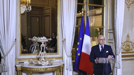 Le ministre de l'Intérieur, Bernard Cazeneuve, le 26 octobre 2016, au palais de l'Elysée. (STEPHANE DE SAKUTIN / AFP)