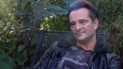 David Hallyday, en novembre 2018, confie à franceinfo les coulisses de la composition de sa chanson&nbsp;"Ma dernière lettre", un hommage à son père Johnny. (JEAN-ANDRE GIANNECHINI / RADIO FRANCE)