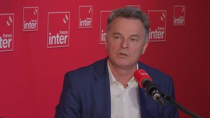 Fabien Roussel, le secrétaire national du PCF, invité de France Inter, mardi 17 janvier 2023. (France Inter)