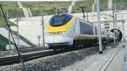 &nbsp; (Le trafic dans le tunnel sous la Manche est momentanément interrompu © Maxppp)