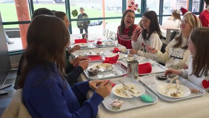 Nord : comment cette cantine révolutionne-t-elle les assiettes des collégiens ? (France 2)