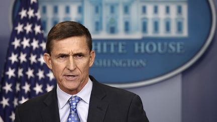 Michael Flynn répond aux questions des journalistes à la Maison blanche (Washington, Etats-Unis), le 1er février 2017. (WIN MCNAMEE / GETTY IMAGES NORTH AMERICA / AFP)