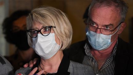 Les parents d'Alexia Daval après le premier jour du procès, le 18 novembre 2020.&nbsp; (SEBASTIEN BOZON / AFP)