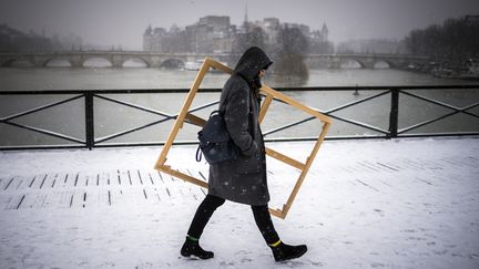 Le pont des Arts à Paris, le 9 février 2018.&nbsp; (LIONEL BONAVENTURE / AFP)