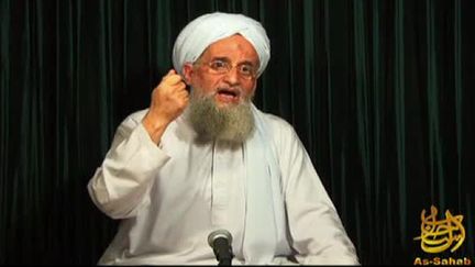 Capture d'&eacute;cran d'une vid&eacute;o, publi&eacute;e le 26 octobre 2012,&nbsp;dans laquelle s'exprime le chef d'Al-Qa&iuml;da, Ayman Al-Zawahiri. ( AFP )