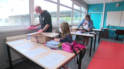 Derniers préparatifs avant la rentrée dans un collège d'Armentières dans le Nord (F. Bellouti/ France Télévisions)