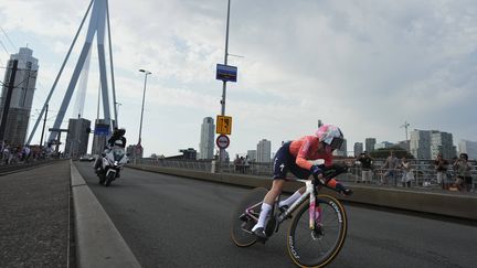 Demi Vollering sur la troisième étape du Tour de France femmes, le 13 août 2024 à Rotterdam (Pays-Bas). (SIPA)