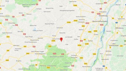 Un appel à témoins a été lancé, jeudi 3 octobre, par la gendarmerie du Bas-Rhin après la découverte de tags racistes et antisémites sur la mairie de Steige (Bas-Rhin).&nbsp; (FRANCEINFO)