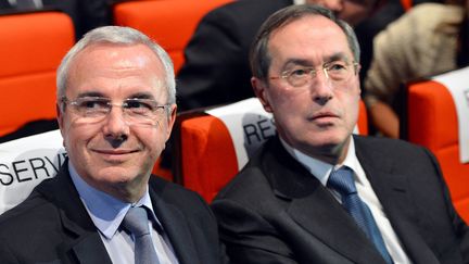 Jean Leonetti (&agrave; gauche) et Claude Gu&eacute;ant, soutiens de Fran&ccedil;ois Fillon, lors d'un meeting &agrave; Paris, le 12&nbsp;novembre 2012. (MIGUEL MEDINA / AFP)