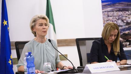 The President of the European Commission and the Italian Prime Minister, on the island of Lampedusa, September 17, 2023. (VALERIA FERRARO / ANADOLU AGENCY / AFP)