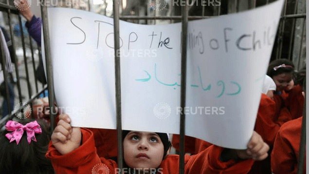 &nbsp; (Protestation contre les exactions du régime de Bachar al-Assad en Syrie © Reuters - Bassam Khabieh)