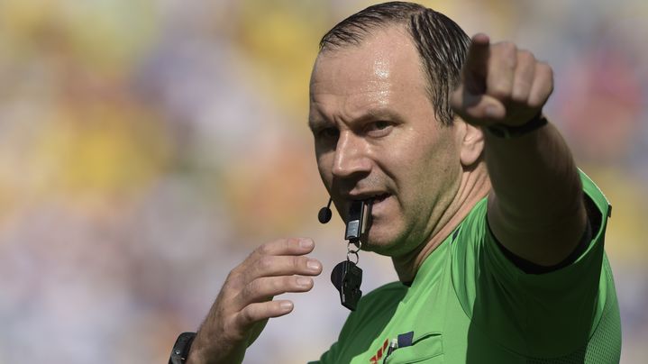 Jonas Eriksson, le 1er juillet 2014 lors du match Argentine-Suisse, &agrave; Sao Paulo (Br&eacute;sil). (JUAN MABROMATA / AFP)