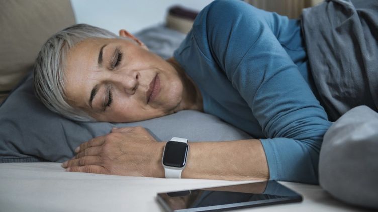 Sommeil : après 50 ans, des nuits trop courtes augmentent le risque de développer plusieurs maladies chroniques, selon l'Inserm