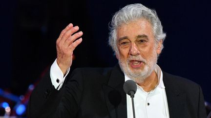 Placido Domingo, le 29 août 2019, durant l'un de ses concerts au St Gellert Forum à Szeged en Hongrie. (ATTILA KISBENEDEK / AFP)