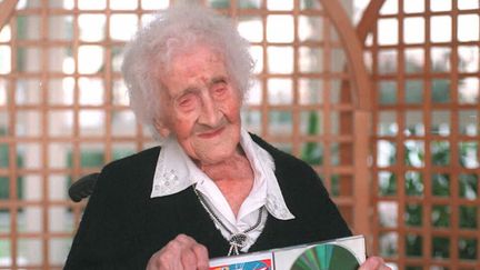 Jeanne Calment fête ses 121 ans à Arles, le 15 février 1996. (AFP)