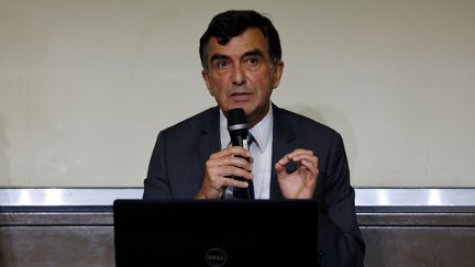 L'épidémiologiste Arnaud Fontanet, lors d'une conférence de presse du ministère de la Santé sur l'épidémie de Covid-19, le 1er octobre 2020 à l'hôpital Bichat, à Paris.&nbsp; (LUDOVIC MARIN / AFP)