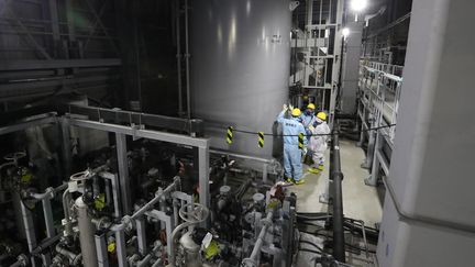 Des installations dans la centrale numéro 1 de Fukushima (Japon), le 19 décembre 2019. (KANAME MUTO / YOMIURI / AFP)