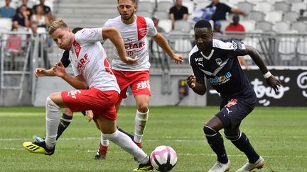 Bordeaux et Nîmes dos à dos (GEORGES GOBET / AFP)