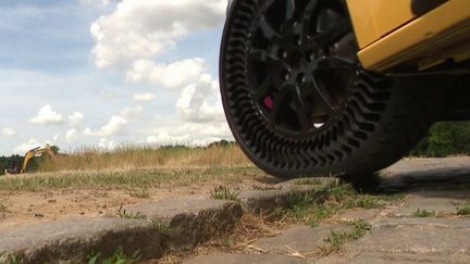 Automobile : Michelin dévoile ses pneus increvables (France 3)