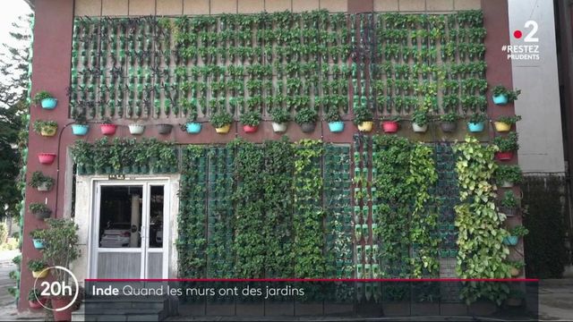 Mur avec trois meurtrières verticales