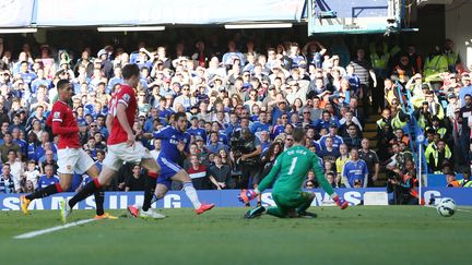 Eden Hazard ouvre le score pour Chelsea face à Manchester United (BACKPAGE IMAGES / BACKPAGE IMAGES LTD)