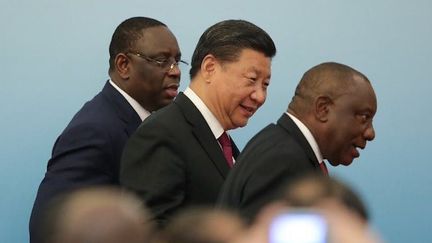 Le président Xi Jinping avec ses homologues lors du Forum de coopération chine-afrique, le Sud-africain Cyril Ramaphosa et le sénégalais Macky Sall le 4 septembre à Pékin. (Lintao Zhang/AFP)