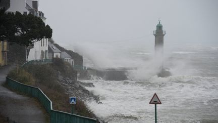 Le port du Légué à Saint-Brieuc (Côtes-d'Armor) lors d'une tempête le 12 mars 2013. (MAXPPP)